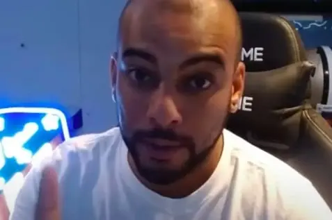 El youtuber Borja Escalona se disculpó con la empleada y el restaurante Créditos: YouTube El youtuber Borja Escalona se disculpó con la empleada y el restaurante Créditos: YouTube
