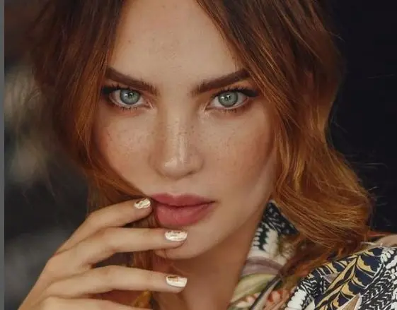 La actriz tiene un FIAT 500, y adquiri&oacute; para su hermano un Audi S6 valuado en 80 mil d&oacute;lares.