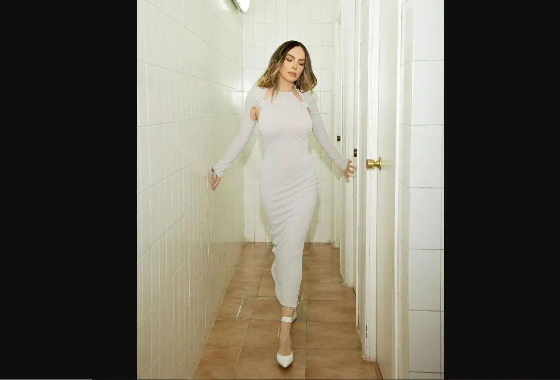  Belinda tiene una colecci&oacute;n de zapatos de alta gama. Un par de zapatos Alameda Turquesa tienen un costo de m&aacute;s de 300 d&oacute;lares.