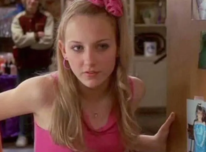 Alexandra Kyle | Joven Lucy