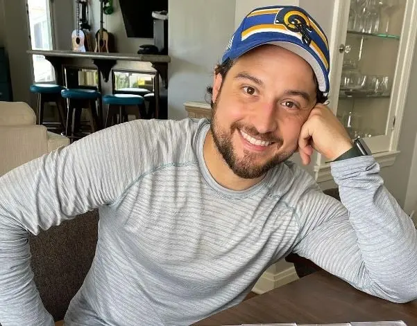 Era el mejor amigo de Jenna en la escuela, estaba enamorado de ella y le hizo una casa de mu&ntilde;ecas.