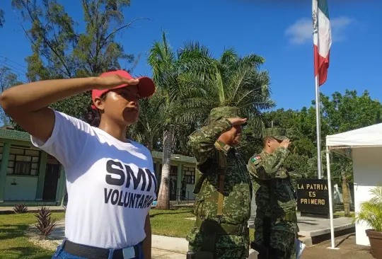 Proponen diputados de Morena servicio militar obligatorio para mujeres Proponen diputados de Morena servicio militar obligatorio para mujeres