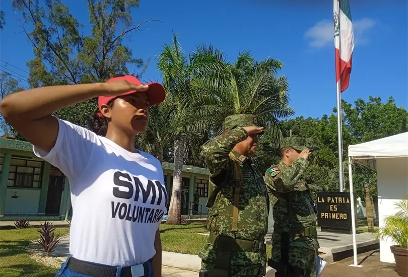 Proponen diputados de Morena servicio militar obligatorio para mujeres
