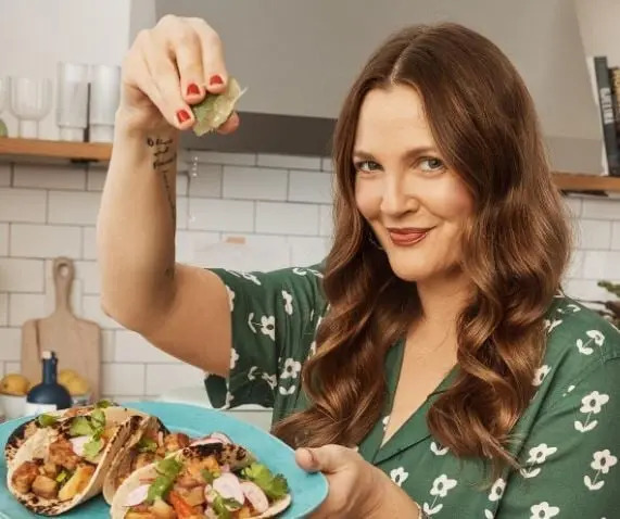  Era una madre soltera divorciada que trabajaba arreglando cl&oacute;sets de personas ricas, y amaba a sus hijos aunque los sobreproteg&iacute;a.