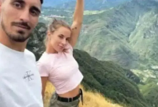 El joven Andrea Mazzetto se tomó una fotografía con su pareja Sara Bragante en la cima del monte Altar Knotto, antes del trágico suceso. El joven Andrea Mazzetto se tomó una fotografía con su pareja Sara Bragante en la cima del monte Altar Knotto, antes del trágico suceso.