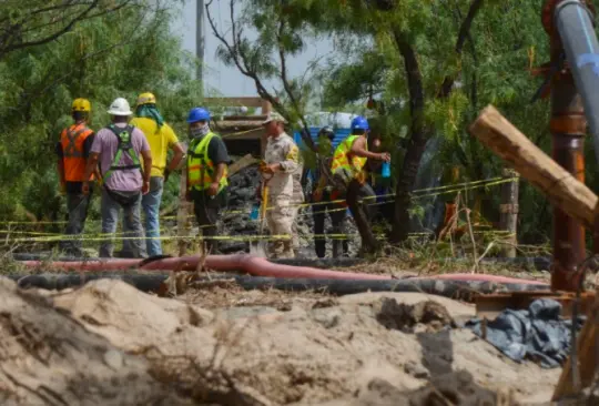 Familiares denuncian que las autoridades de protección Civil les ofrecieron una indemnización por el rescate de los mineros Créditos: Cuartoscuro 