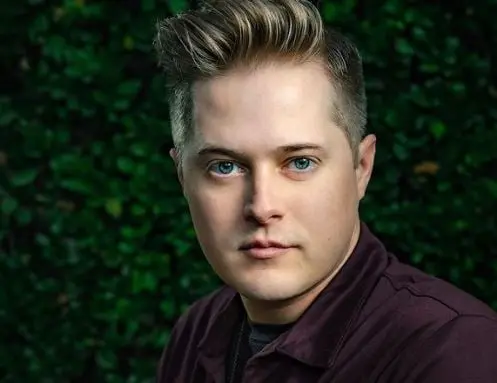 Le gustaba el teatro y era el hermano de Sharpay Evans.