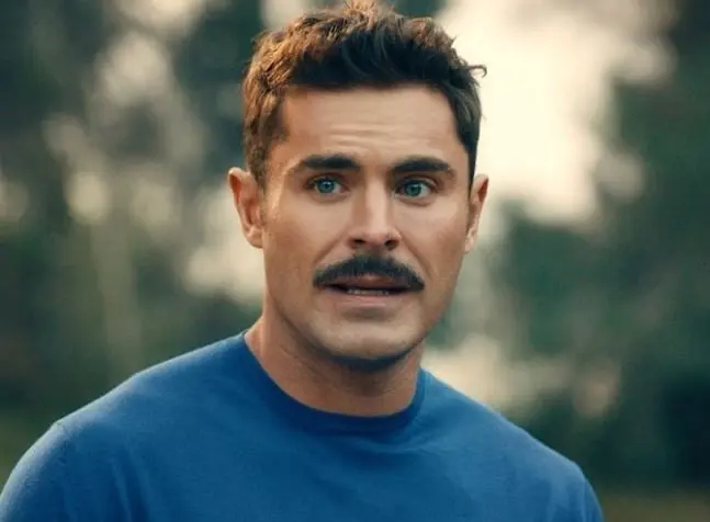 Era el capitán del equipo de basquetbol. También actuó en una obra con Gabriella Montez, de quien se enamora. 