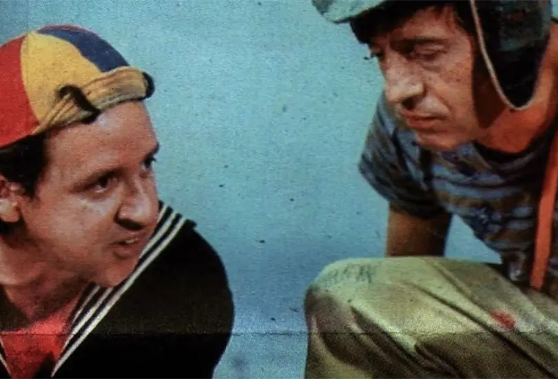 Carlos Villagrán Kiko con Roberto Gómez Bolaños Chespirito. Carlos Villagrán Kiko con Roberto Gómez Bolaños Chespirito.
