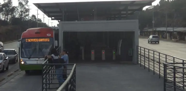 La abuelita fue abandonada en la estación Puente de Fierro. Foto: especial.