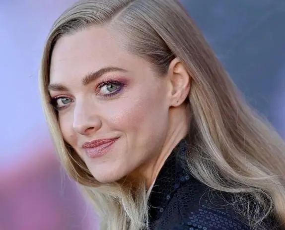 Era una periodista del "The New Yorker" que viaja a Verona y ayuda a Claire a buscar al amor de su vida; en el viaje se enamora de Charlie.