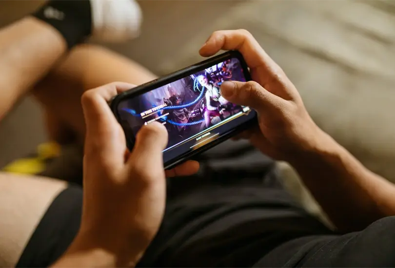 Los hechos ocurrieron en China, en donde un peque&ntilde;o de 12 a&ntilde;os se gast&oacute; todo el dinero que estaba destinado al tratamiento contra el c&aacute;ncer de su pap&aacute;, jugando videojuegos en un tel&eacute;fono celular 