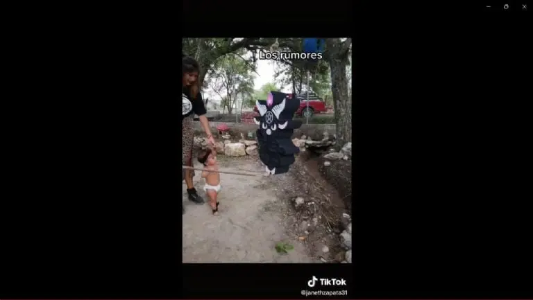 La pequeña tenía hasta una piñata del demonio - Tomada de video
