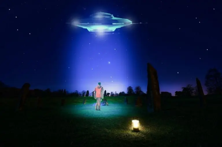 Los OVNI son presuntos vehículos tripulados por entidades extraterrestres, las cuáles visitan el planeta Tierra. Foto: Pixabay.