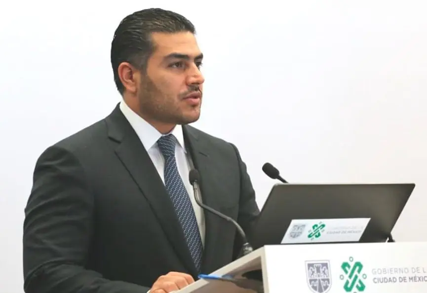 Nació el 25 de febrero de 1982. Nació el 25 de febrero de 1982.