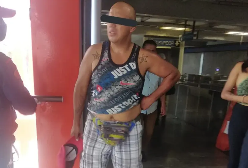 Los hombres comenzaron a pelear y posteriormente, uno de ellos mordi&oacute; al otro en la oreja; Los hechos ocurrieron en la estaci&oacute;n Xola de la L&iacute;nea 2 del Metro. 