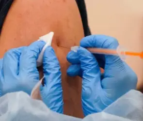 CDMX anuncia vacunación para rezagados y dosis de refuerzo: conoce las fechas, horarios, sedes y requisitos