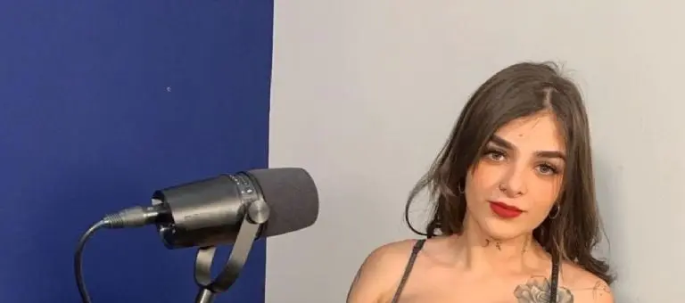 Karely Ruiz durante una entrevista. Foto: Instagram (karelyruiz).