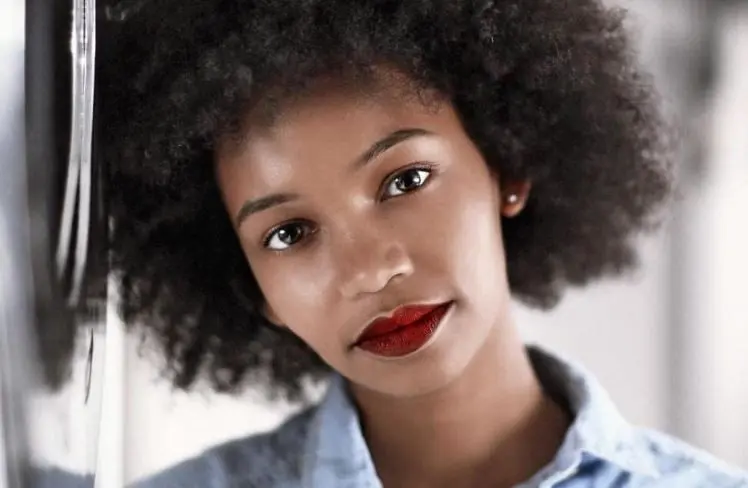 Es la hija mayor de Laena Velaryon y jinete del joven drag&oacute;n Moondancer.