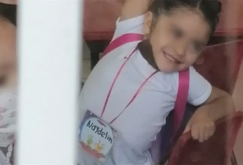Ni&ntilde;a se cambia el nombre en la escuela 