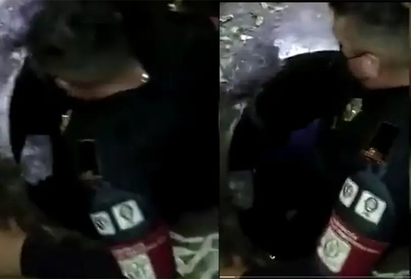 El hombre explicó que cuando caminaba por la vía pública no se dio cuenta que la coladera no contaba con una tapa por lo que cayó en su interior. El hombre explicó que cuando caminaba por la vía pública no se dio cuenta que la coladera no contaba con una tapa por lo que cayó en su interior.