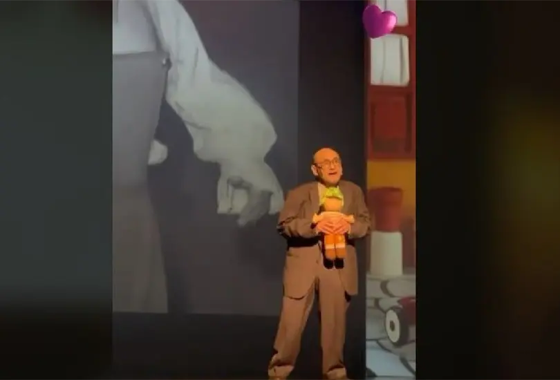 Édgar Vivar interpretó temas de El chavo del 8. Édgar Vivar interpretó temas de El chavo del 8.
