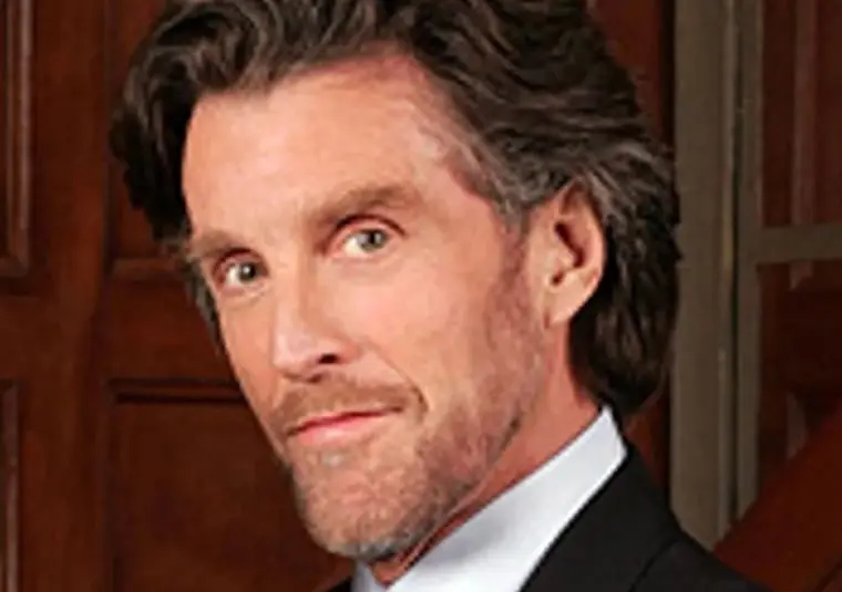 John Glover | Lionel Luthor