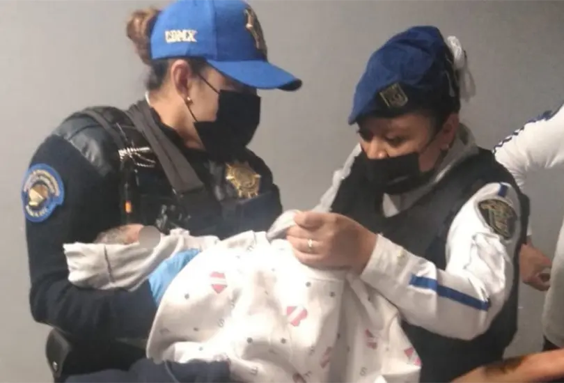 Mujer da a luz a beb&eacute; en estaci&oacute;n El Rosario de la L&iacute;nea 6 del Metro