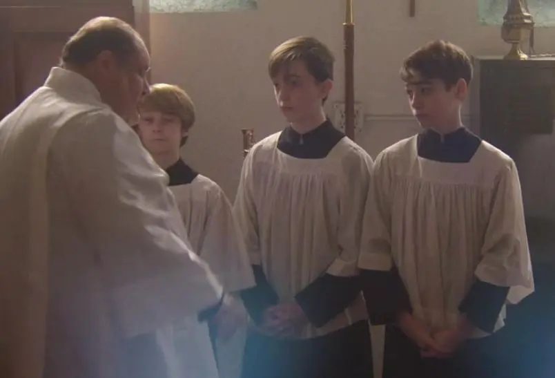 Sigue a un grupo de  supervivientes de los abusos sexuales de los curas católicos mientras luchan para hacer justicia.