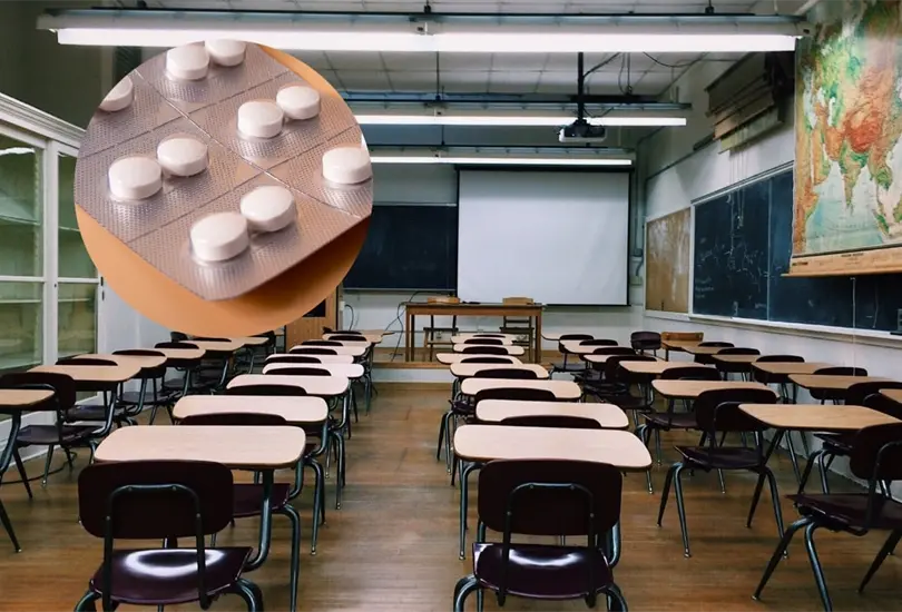 Alumnas del plantel obligaron a dos alumnos a beber el viagra que previamente había sido disuelto en un refresco Alumnas del plantel obligaron a dos alumnos a beber el viagra que previamente había sido disuelto en un refresco