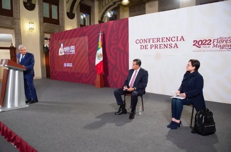 AMLO lamenta muerte de dos personas por el sismo. Foto: Presidencia.