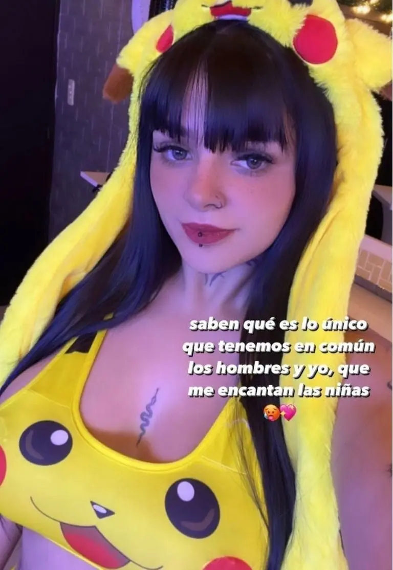 Karely revelando al mundo que le gustan las mujeres. Foto: Instagram.