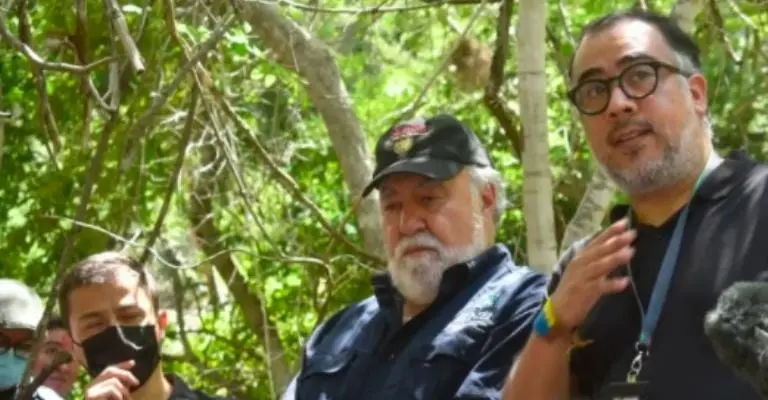 Alejandro Encinas y Omar Gómez Trejo en Cocula, Guerrero Créditos: Cuartoscuro
