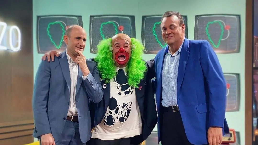 V&iacute;ctor Trujillo en su personaje de Brozo tambi&eacute;n particip&oacute; en Los Protagonistas donde ten&iacute;a una secci&oacute;n de comedia. 