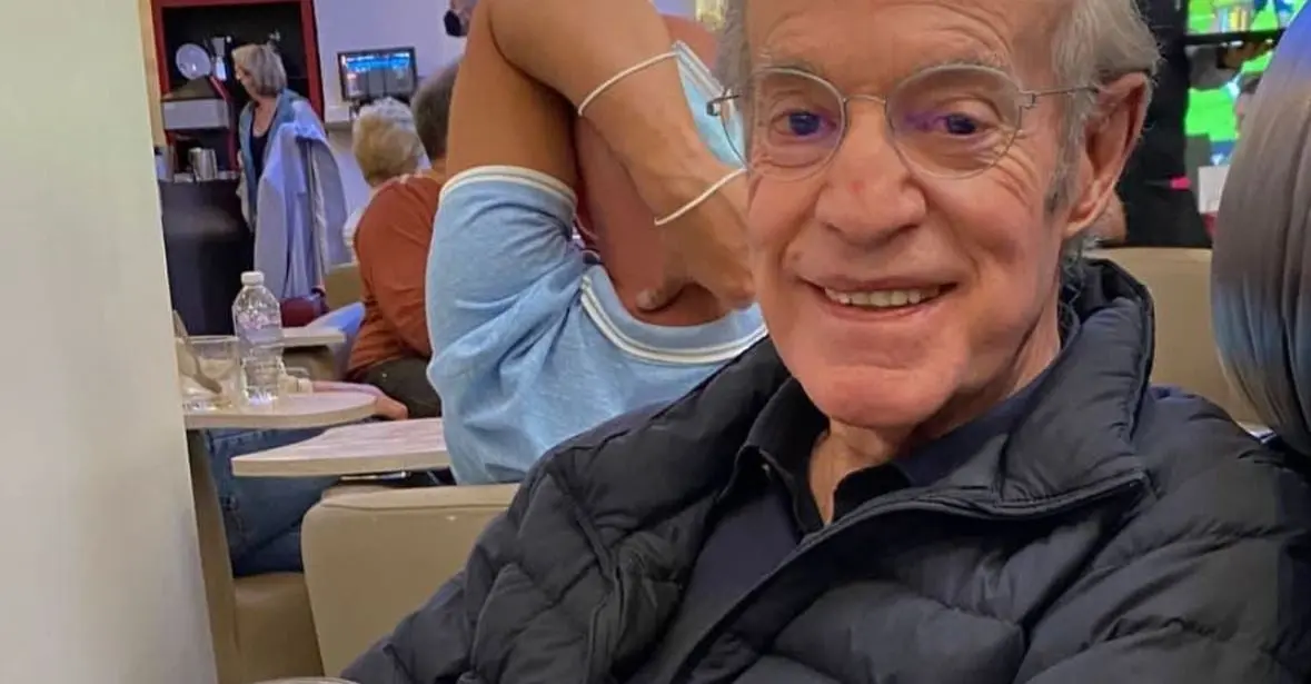 Jos&eacute; Rampon Fern&aacute;ndez fue conductor principal de Los Protagonistas hasta su salida de la televisora en 2007. Actualmente colabora en ESPN, donde es el conductor titular de &acute;Futbol picante&acute;.  