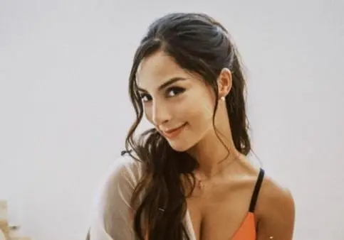 María Chacón | Rebeca