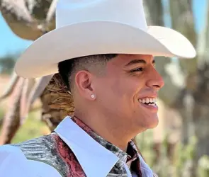 ¿A qué se dedicaba Eduin Caz antes de alcanzar la fama con Grupo Firme?