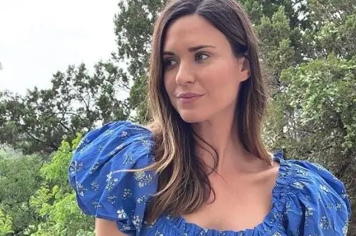 Era m&eacute;dico en la cl&iacute;nica del Correccional de Nueva Jersey, prisi&oacute;n donde estaba recluido House, y luego se incorpora al equipo de diagn&oacute;stico.