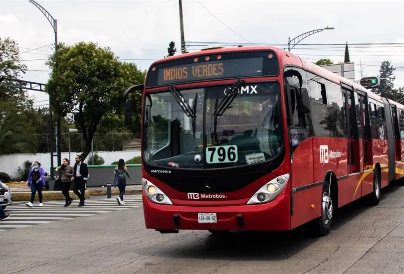 Sanciones por invadir el carril del Metrob&uacute;s. 