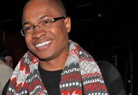 Era el mejor amigo de Clark, quien fue la primera persona a quien le cuenta su secreto. Estaba enamorado de Chloe.