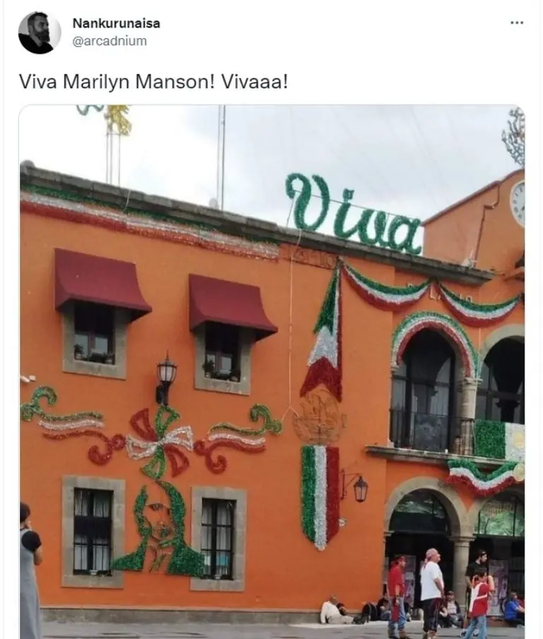 Comparan adorno de Miguel Hidalgo con Marilyn Manson (Twitter)