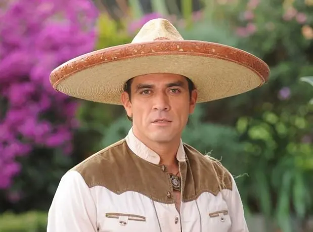 Jorge Salinas | &Oacute;scar Robles Reyes