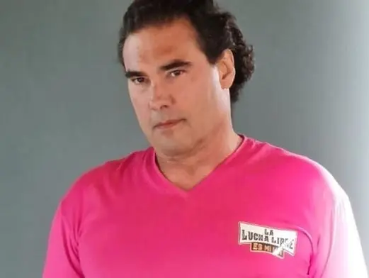 Era el m&aacute;s grande de los hermanos Reyes, un panadero de buen coraz&oacute;n que se enamora de Sof&iacute;a.