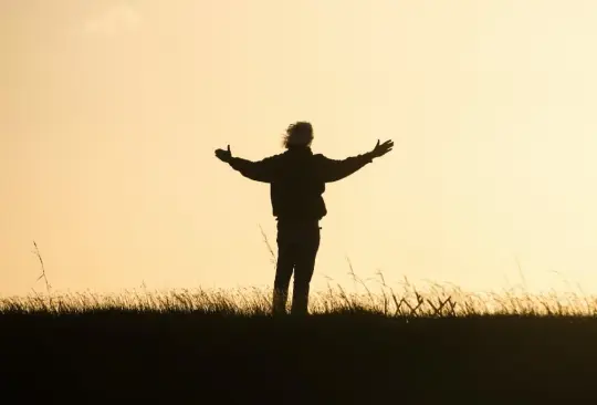 La gratitud o agradecimiento no es sólo un gesto noble hacia los demás, también tiene efectos positivos en la salud mental.