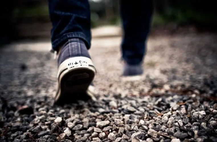 Es un ejercicio sencillo y poderoso que puede ayudarte a estar en forma, mantener niveles saludables de colesterol, fortalecer los huesos, mantener saludable tu presi&oacute;n arterial, entre otros beneficios.