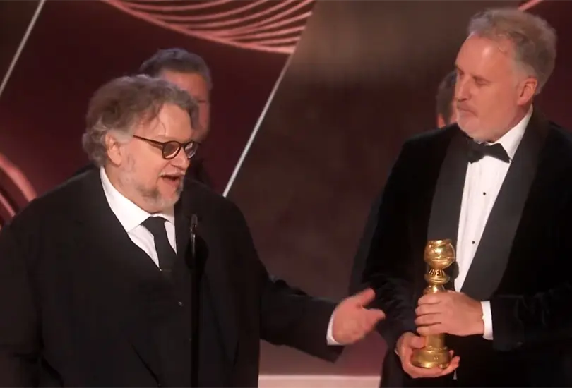Guillermo del Toro se llev&oacute; el premio a Mejor Pel&iacute;cula Animada en la ceremonia 80 de los Globos de Oro por su filme Pinocho, de 2022.