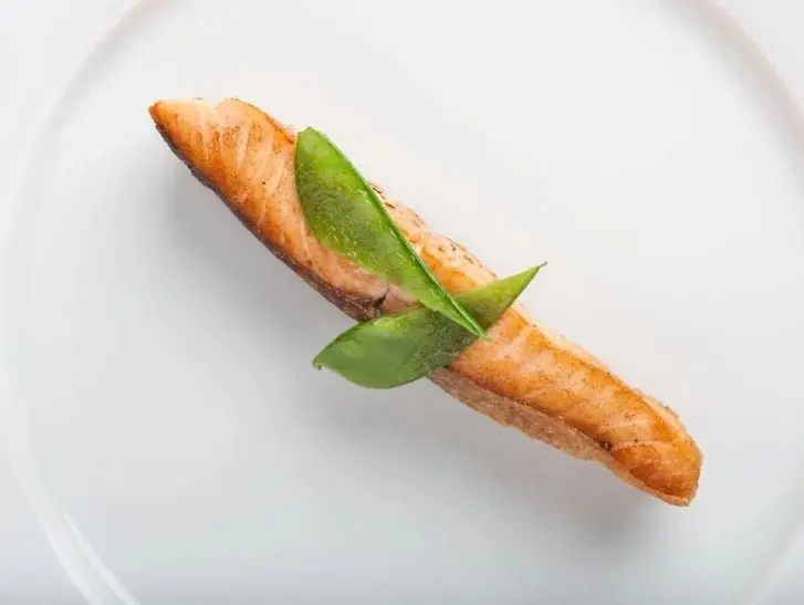 Por ello, tiene todas las virtudes anteriores, y también contribuye al metabolismo de los nutrientes para obtener energía.