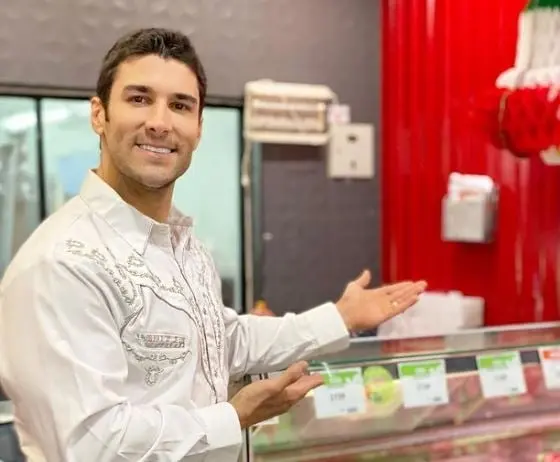 Trabaj&oacute; en el programa &acute;D&iacute;melo cada ma&ntilde;ana&acute; que se transmiti&oacute; en Monterrey y en 'Vivaldi' en el Canal 6.