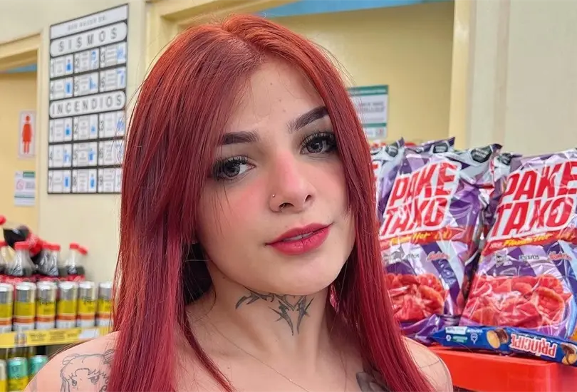 Karely Ruiz le dijo a su follower que tambi&eacute;n podr&iacute;a tener su cuerpo, pero no de una manera convencional.