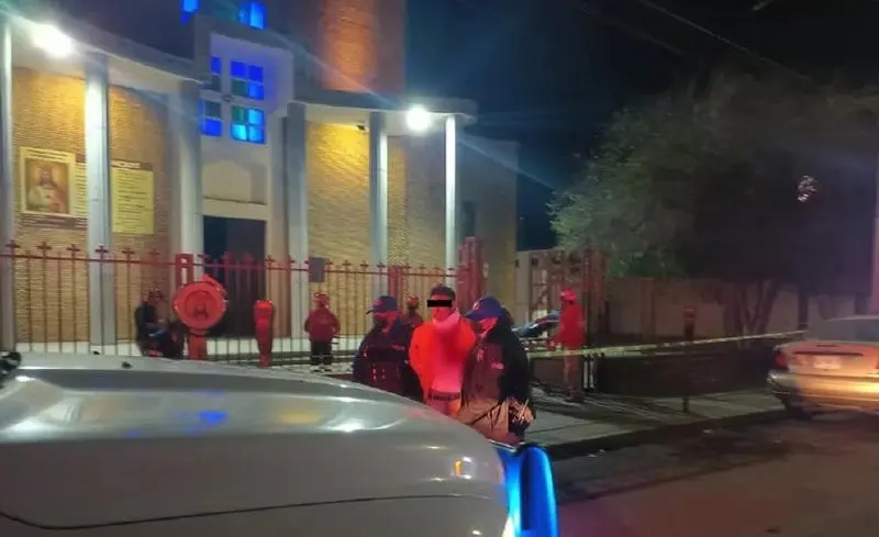 Hombre intenta robar iglesia, lo hiere la espada de Arc&aacute;ngel Miguel